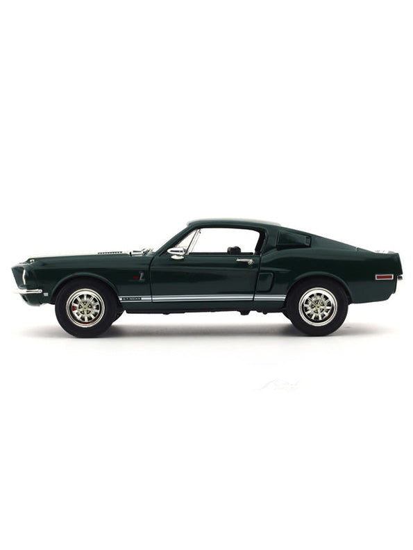 Luxury Edition - 1968 Shelby GT 500 KR Green Road Signature Metal Diecast Car Scale Model Car - Scale 1:18