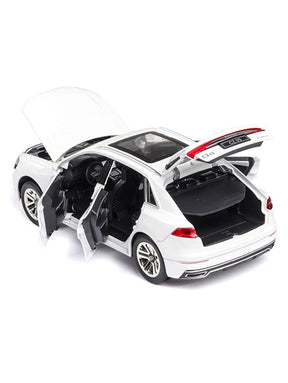 Audi Q8 Road Race Metal Model Diecast Car - White (L12-65)