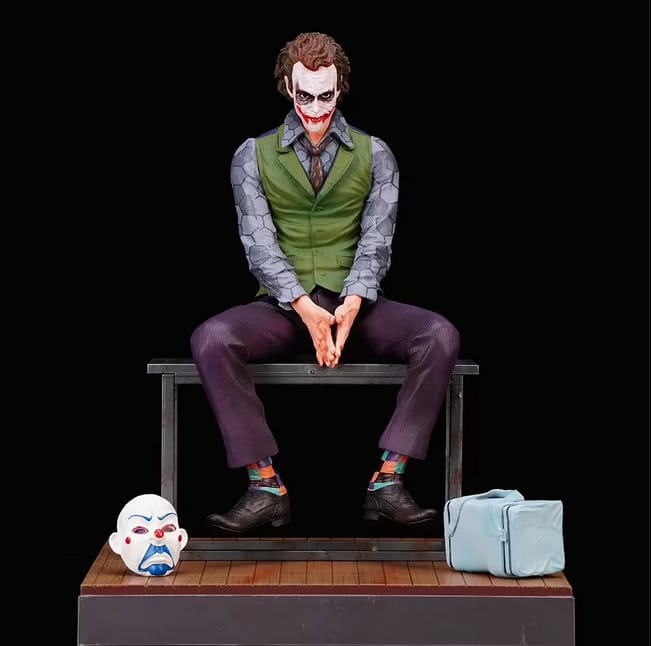 30cm Collectible Joker Statue – Heath Ledger Edition