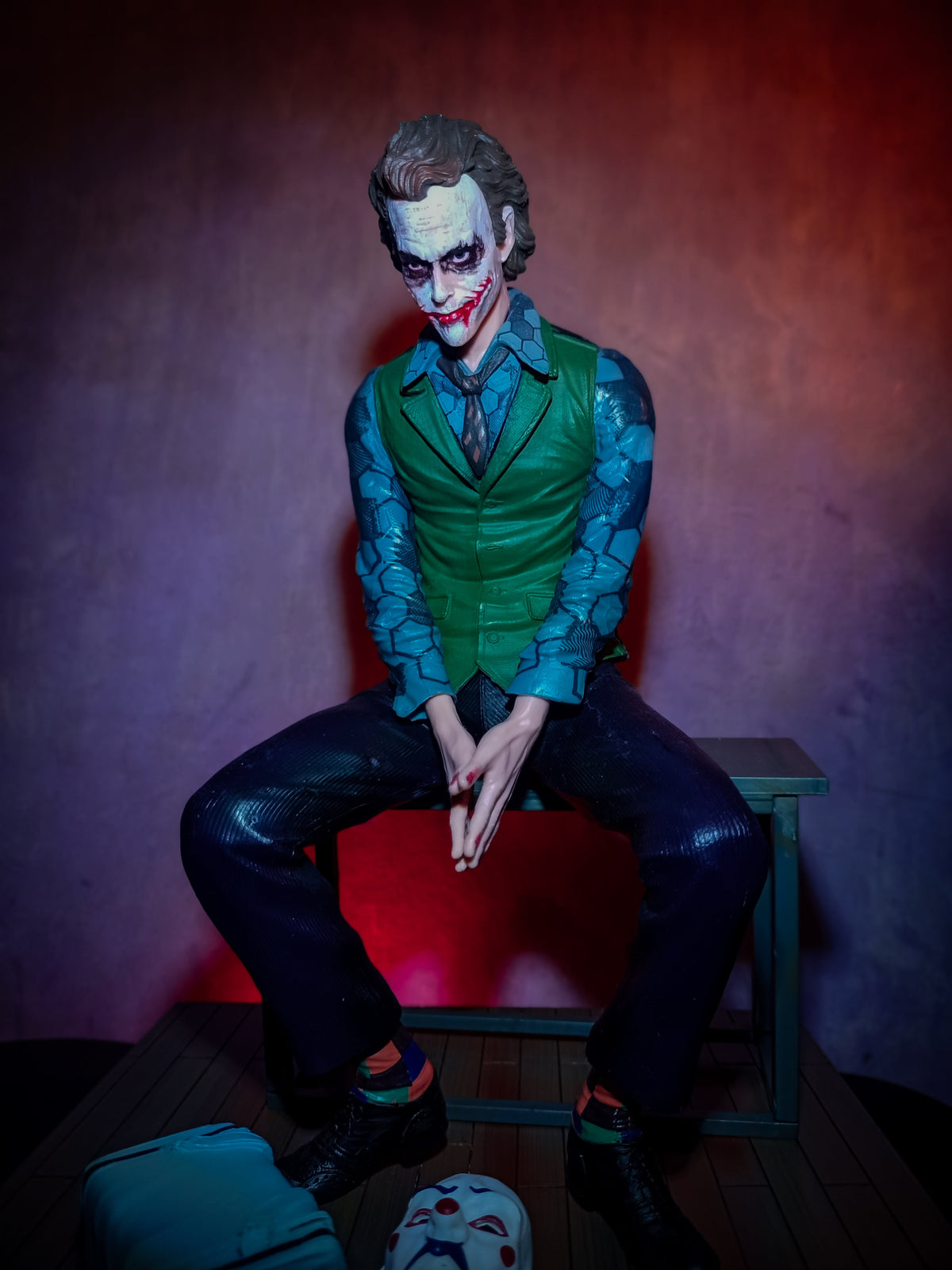 30cm Collectible Joker Statue – Heath Ledger Edition