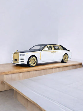 Limited Edition - Lux Gold - Rolls Royce Phantom Metal Diecast Car - Scale 1:24